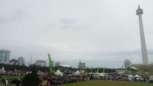 Lantunan Zikir dan Tahlil Menggema di Monas